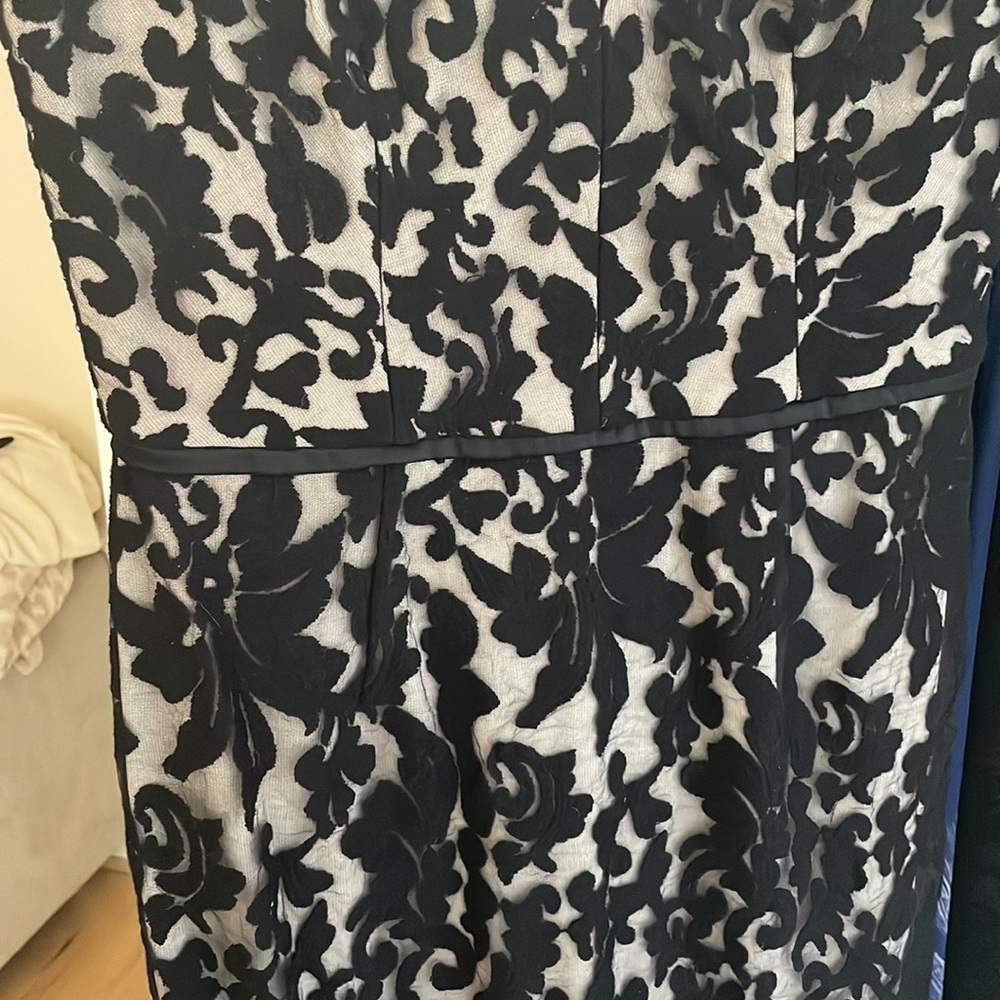 Formal dress - Picture 3 of 8